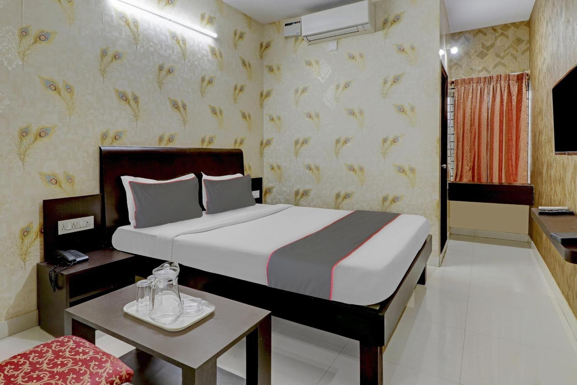 Capital O Champion Lotus Near Mantri Square Mall Bangalore Exterior photo